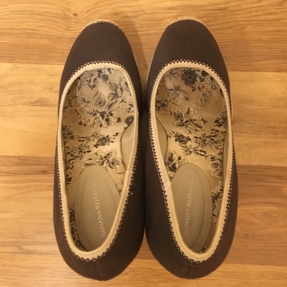 Banana Republic Gray Wedges - Picture 3 of 4